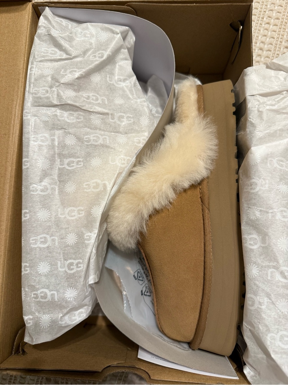 UGG Women’s Chestnut Slip-On Shearling Clog